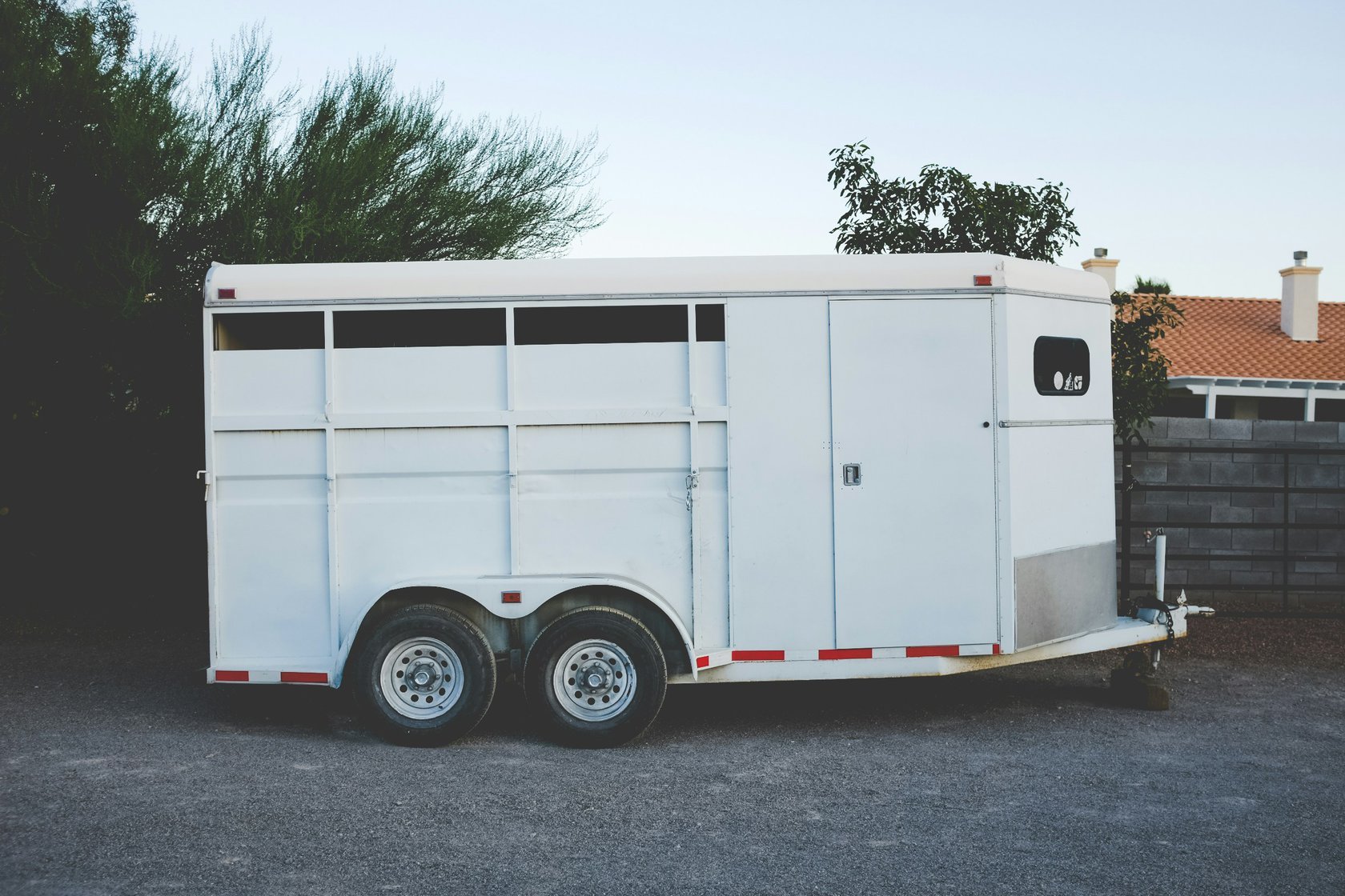 How Does a Weight Distribution Hitch Work?