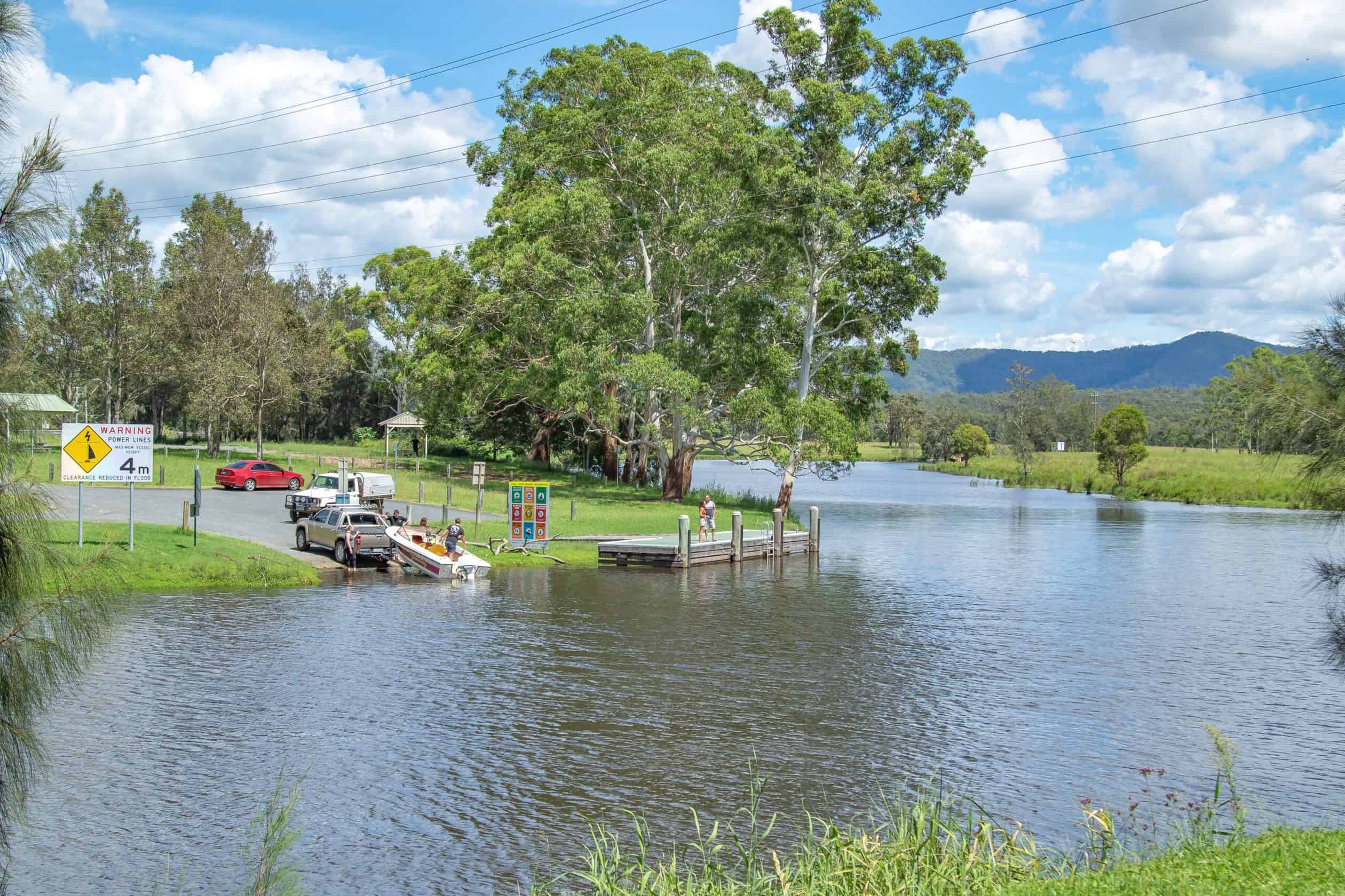 How to Safely Navigate a Boat Ramp