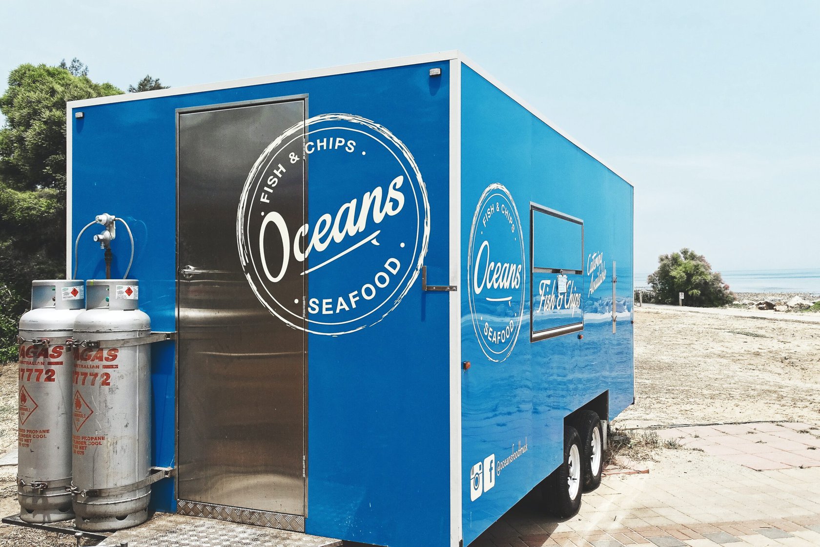 Can you park a trailer on the street?